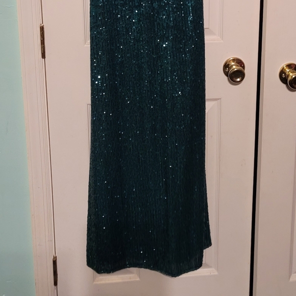 Sequins Emerald Gown - Picture 3 of 3